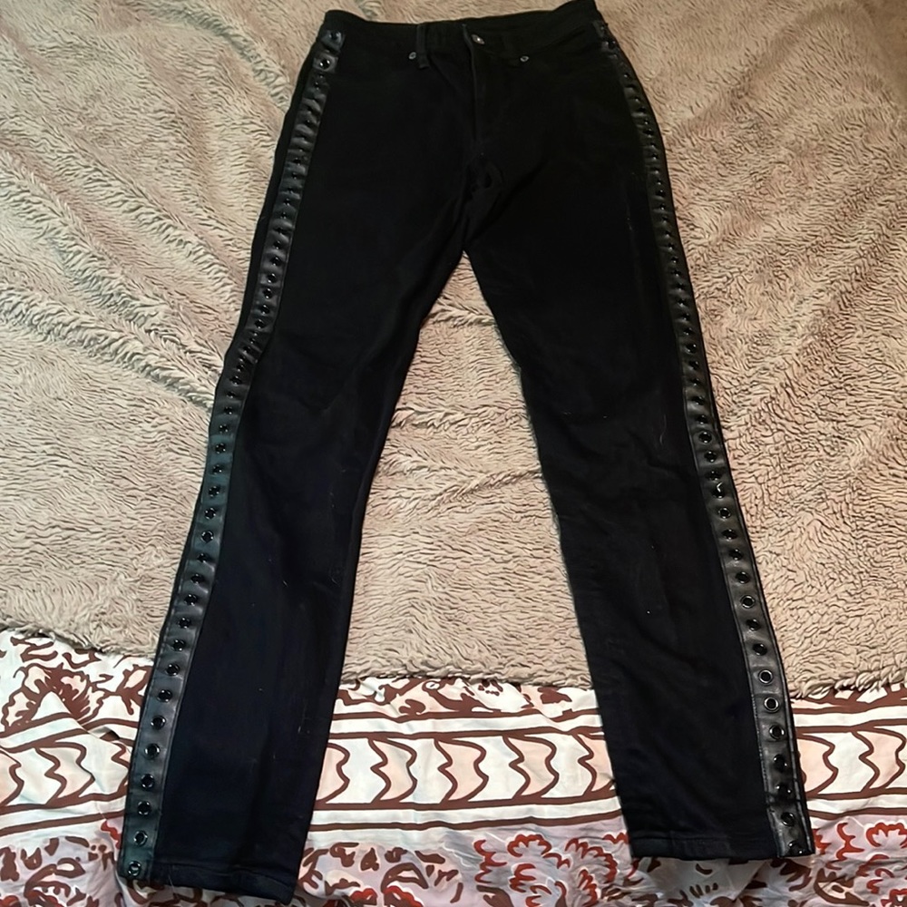 Black jeans with side detail